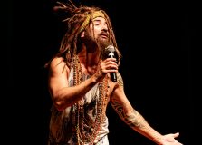 Marco Luque apresenta espetáculo “Dilatados” em Trancoso