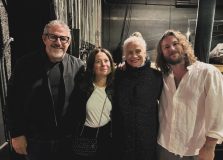 Sheila Auster e Pico Garcez assistem peça “Ficções” em São Paulo