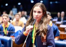 Conheça a estudante baiana que foi selecionada no Programa Jovem Senador