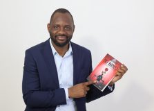 Escritor angolano virá a Salvador para lançamento de sua nova obra