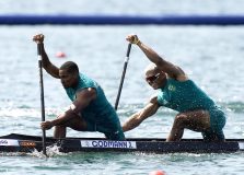 Isaquias Queiroz e Jack Goodman avançam para semi da canoagem