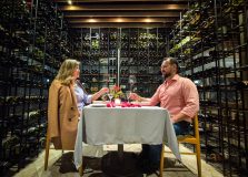 Novo ambiente para vinhos ganha destaque no 705 Restaurante e Bar