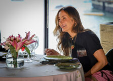 Claudia Leitte anuncia venda do seu primeiro ensaio de verão do ano em Salvador