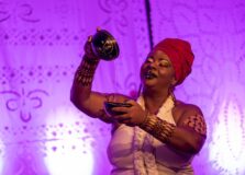 Espetáculo baiano de teatro “Rosas Negras” estreia internacionalmente