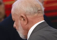 Após procedimento médico, Lula está “acordado e conversando”, segundo Kalil