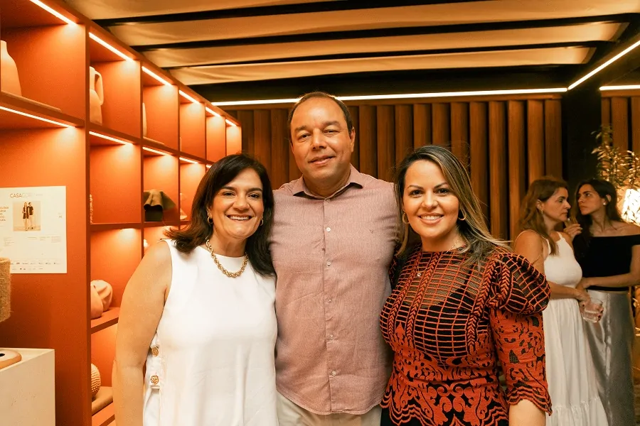 Fabíolla Martins, Léo James e Carla Matos