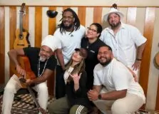 Filhos de Jorge se reúne com Claudia Leitte e Carlinhos Brown em estúdio