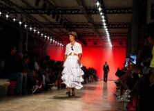 Fundadora da Avatim, Mônica Burgos, desfila nas passarelas do São Paulo Fashion Week