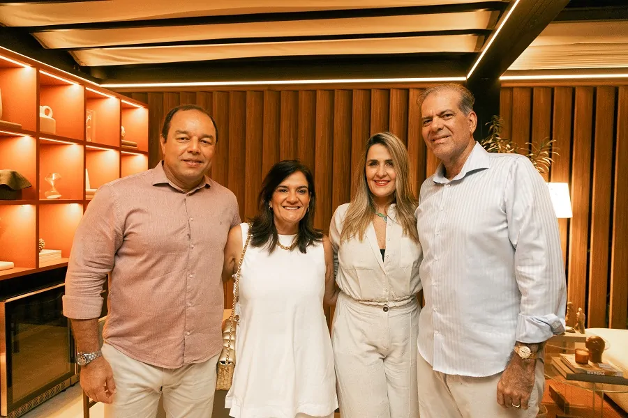 Léo James, Fabíolla Martins, Karla e Antonio Barretto