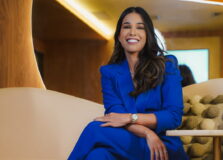 Médica baiana palestra em simpósio sobre uso da toxina botulínica no tratamento da enxaqueca