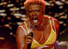 Liniker na Concha Acústica do TCA