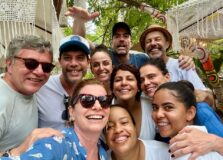 Debora Bloch aproveitou as férias de fim de ano em Salvador