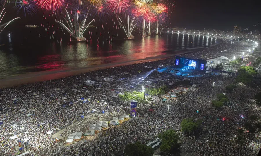 Palco Copacabana Réveillon 2023. Fotos: Júlio Guimarães/Riotur.