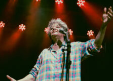 Cantora baiana Sandra Simões apresenta nova temporada do show ‘Rita in Roll’