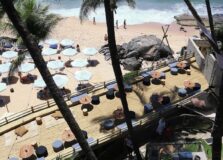 Blue Praia celebra Iemanjá unindo música e gastronomia