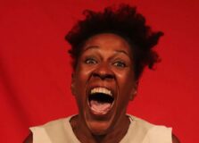 Espetáculo aborda solidão da mulher negra e maternidade em Salvador