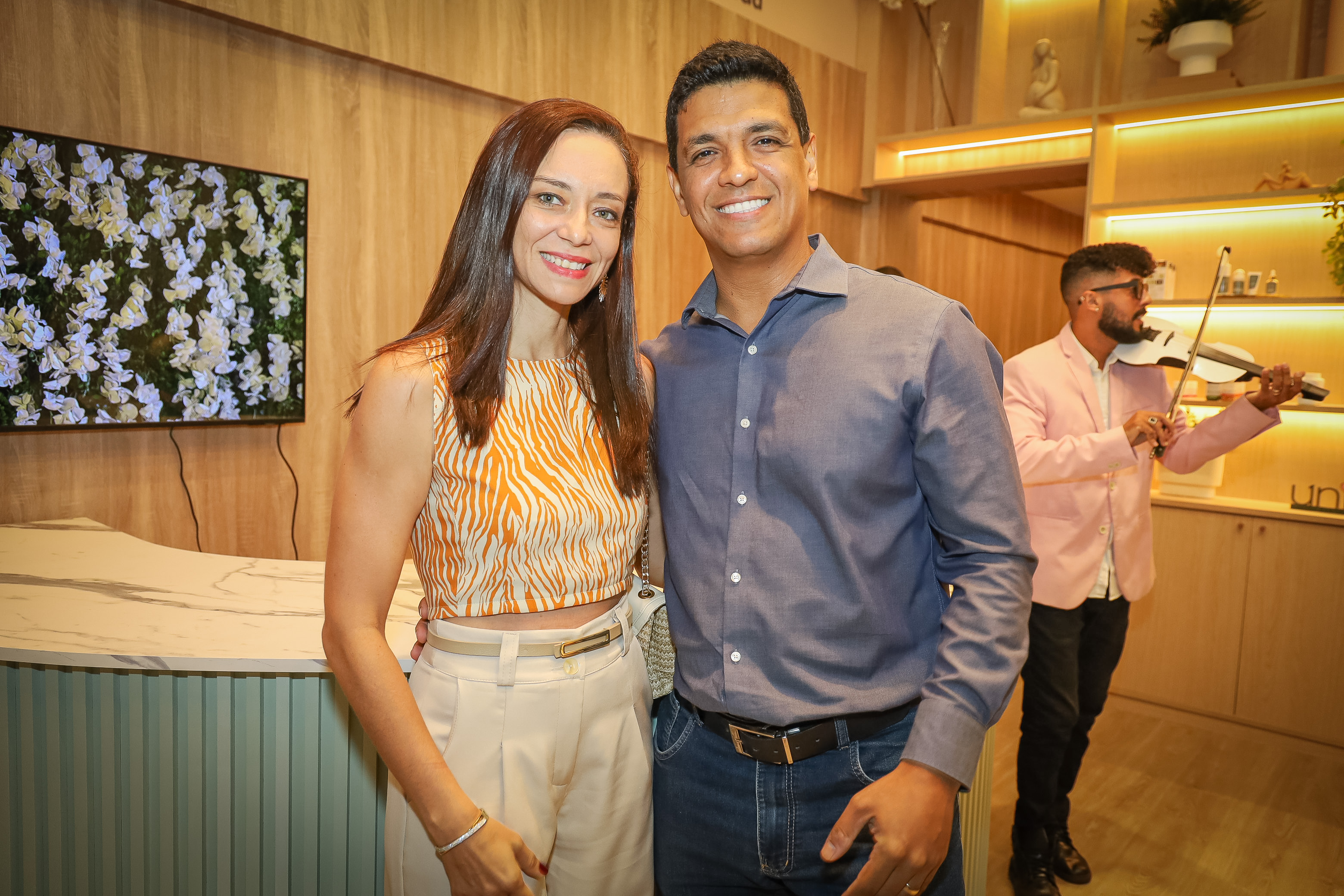 Carla e Victor Oliveira