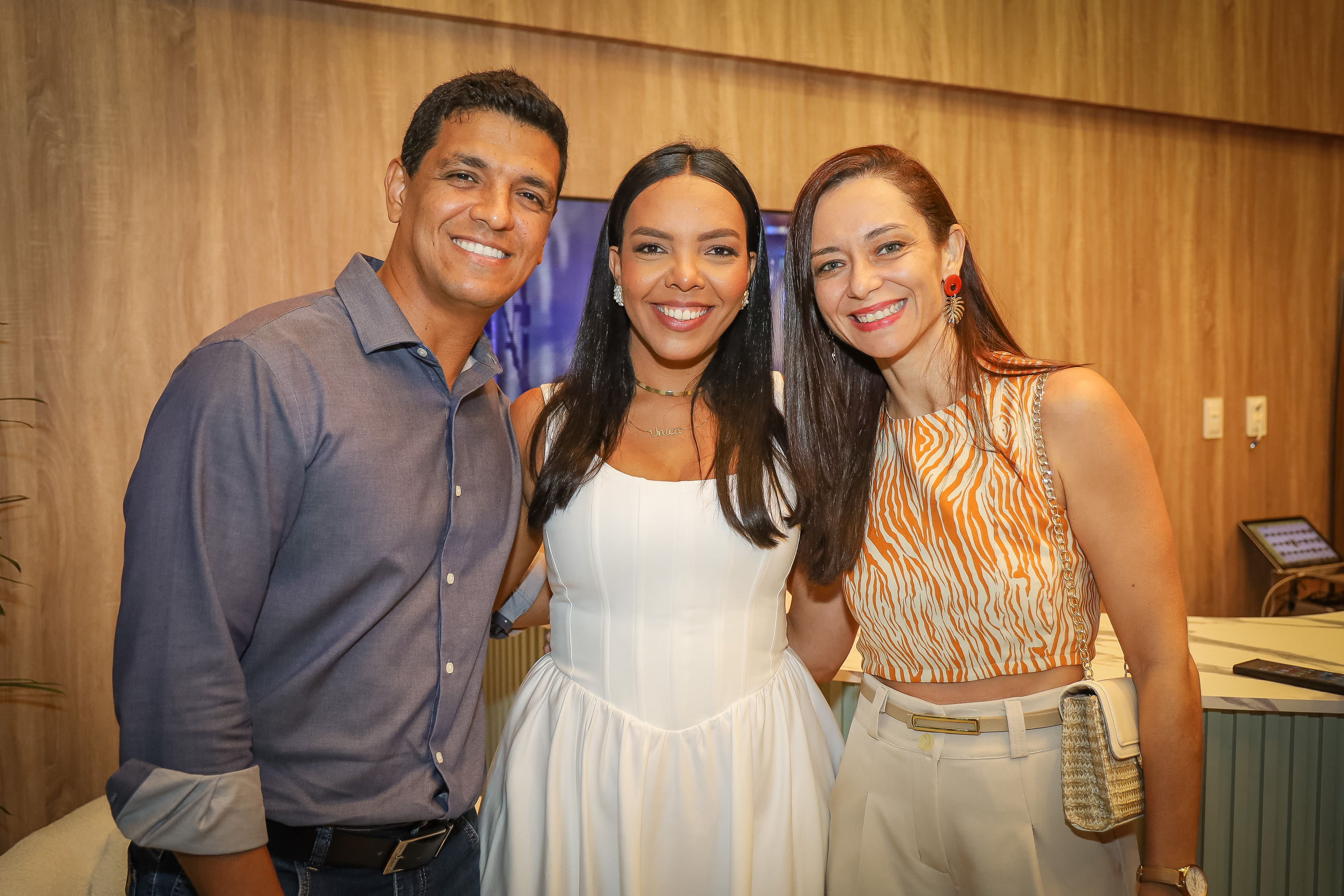 Victor Oliveira, Jamile Miranda e Carla Oliveira