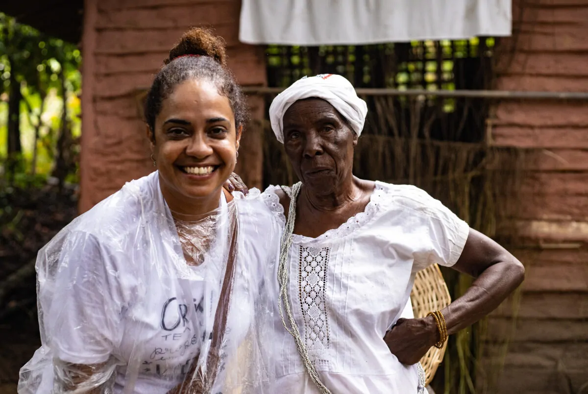Anne Rodrigues e Dona Maria. Foto: Tamires Almeida.