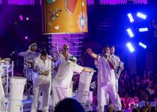 Timbalada agita Salvador durante gravação de audiovisual no Candyall Guetho Square