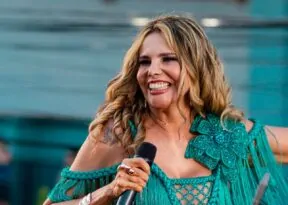 Márcia Freire retorna ao Pelourinho com show especial de verão. Confira!