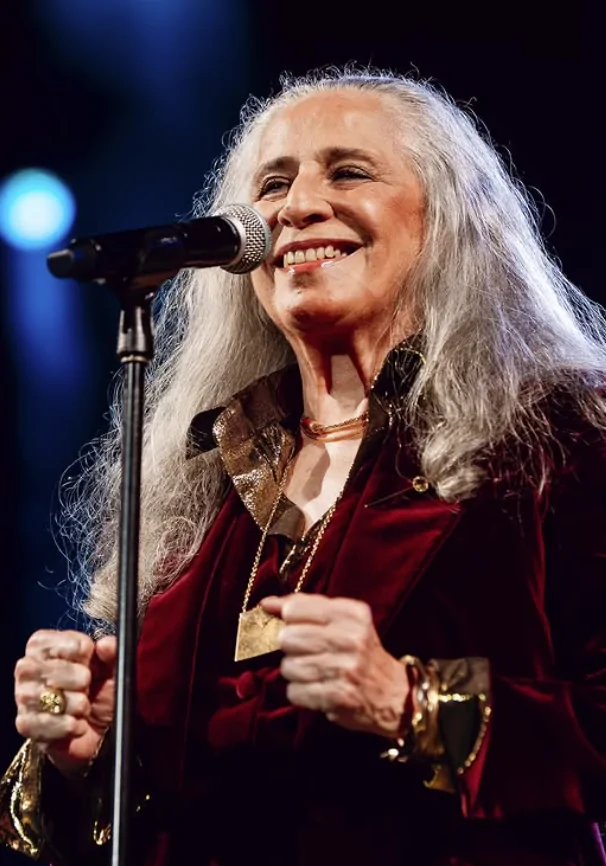 Maria Bethânia durante turnê 'Caetano e Bethânia'. Foto: Roncca.
