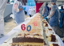 Martagão Gesteira celebrou aniversário com bolo de 60 metros em Salvador