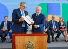 Alexandre Padilha e Gleisi Hoffmann tomam posse como novos ministros de Lula