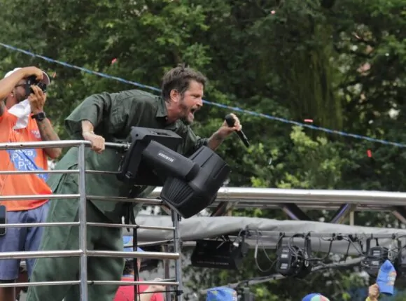 Pula pipoca! Saulo divulga agenda com trios e apresentações no Carnaval 2026