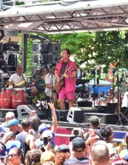 Mudei de Nome comanda trio pipoca durante o aniversário de Salvador