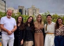 Angelina Jolie deve inaugurar ateliê no Brasil; diz colunista