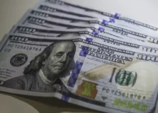 Dólar avança e bolsa recua em novo dia de correção nos mercados