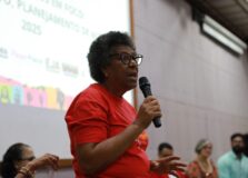 Evento debate a alfabetização de jovens, adultos e idosos em Salvador