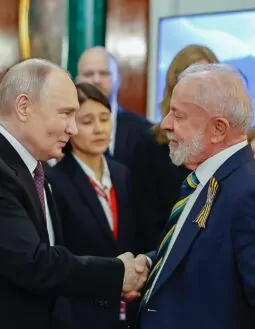 Lula e Putin discutem crise na Venezuela em conversa telefônica