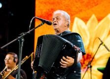 Flávio José leva o forró pé-de-serra para o São João em Salvador