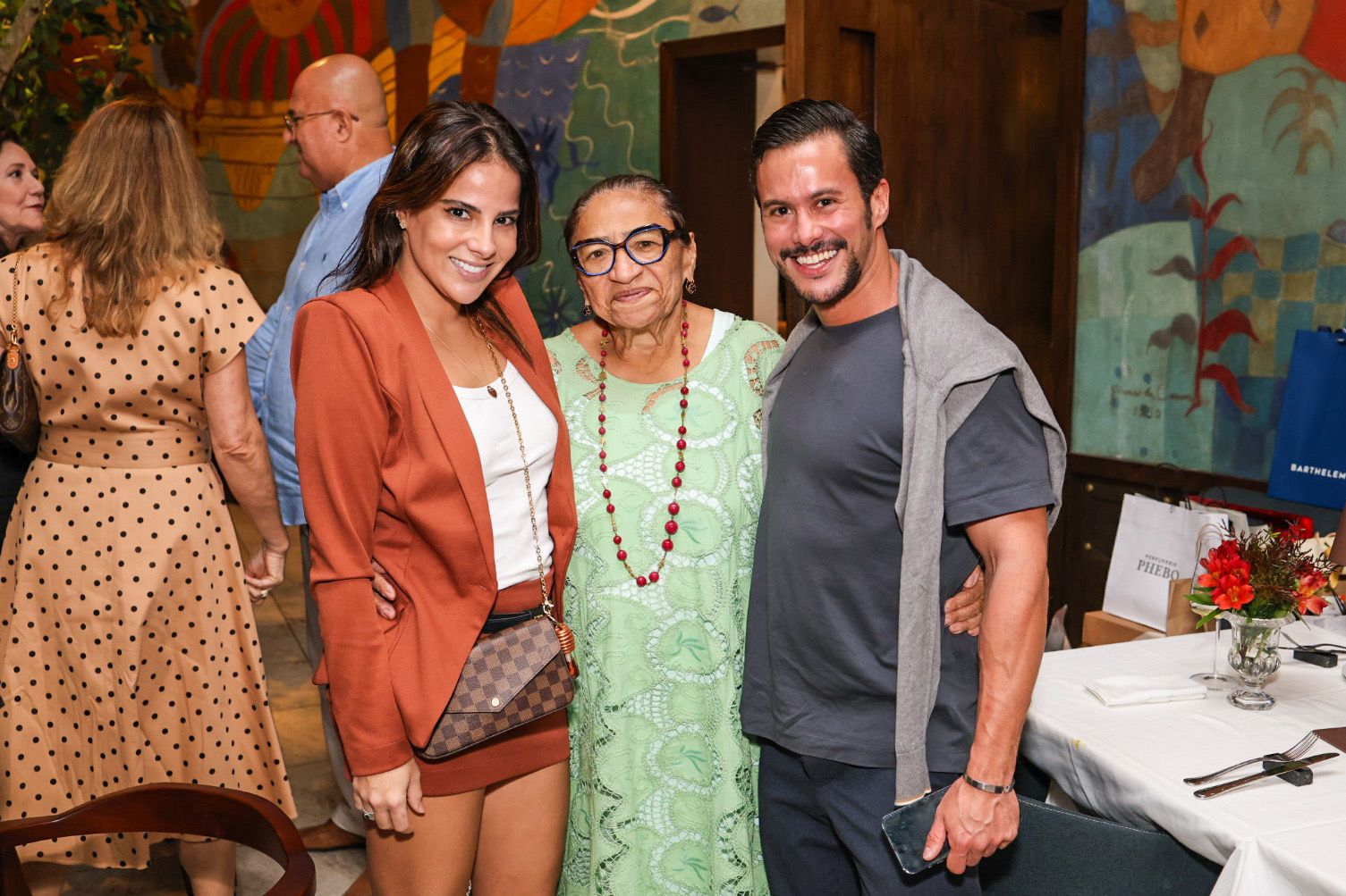 Dandara Costa, Licia Fabio e Vitor Evangelista