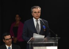 Henrique Salvador é condecorado com a Comenda Thomé de Souza
