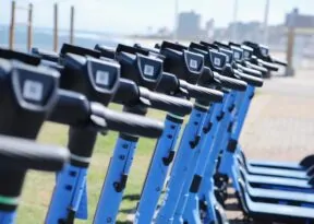 Salvador amplia rotas de patinetes elétricos e chega a novos bairros da orla