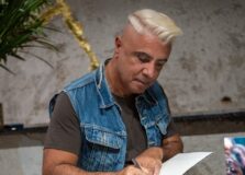 Fause Haten lança livro e reestreia espetáculo em Salvador