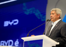 Jerônimo destaca compromisso com a descarbonização em inauguração da BYD na Bahia