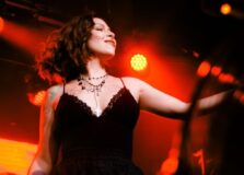 Pitty celebra 20 anos do álbum ‘Anacrônico’ com relançamento vintage