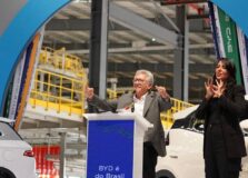“Queremos um Vale do Silício em Camaçari”, diz Luiz Caetano em inauguração da fábrica da BYD