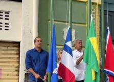 Bruno Reis e Jerônimo participam do hasteamento das bandeiras no 2 de Julho
