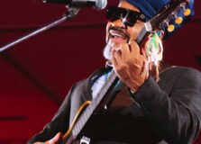 Nova fase: Carlinhos Brown fecha parceria com famosa produtora