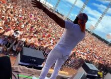 Após passar mal, Bell se apresenta em Fortaleza