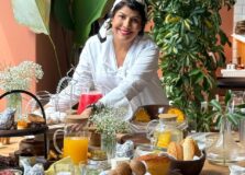 Chef Preta assume comando do café da manhã do Casarìa