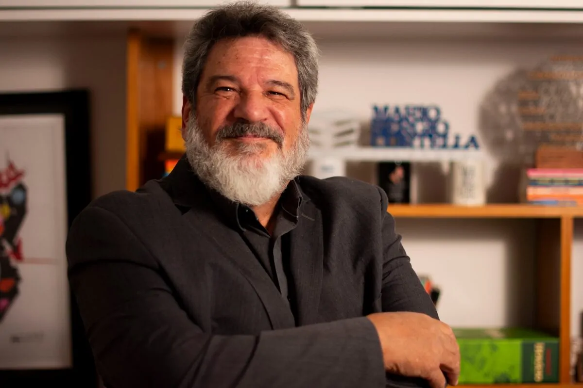 Cortella reflete sobre crescimento pessoal em palestra em Salvador