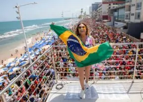 Daniela Mercury convida artistas para “Ato pela Democracia” em Salvador
