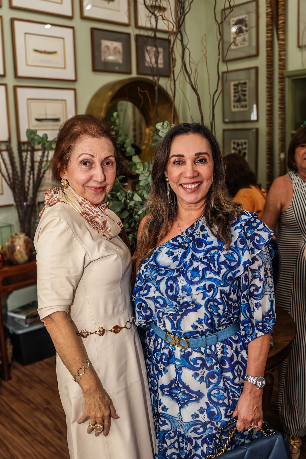 Lisbeth César Santos e Lila Moraes