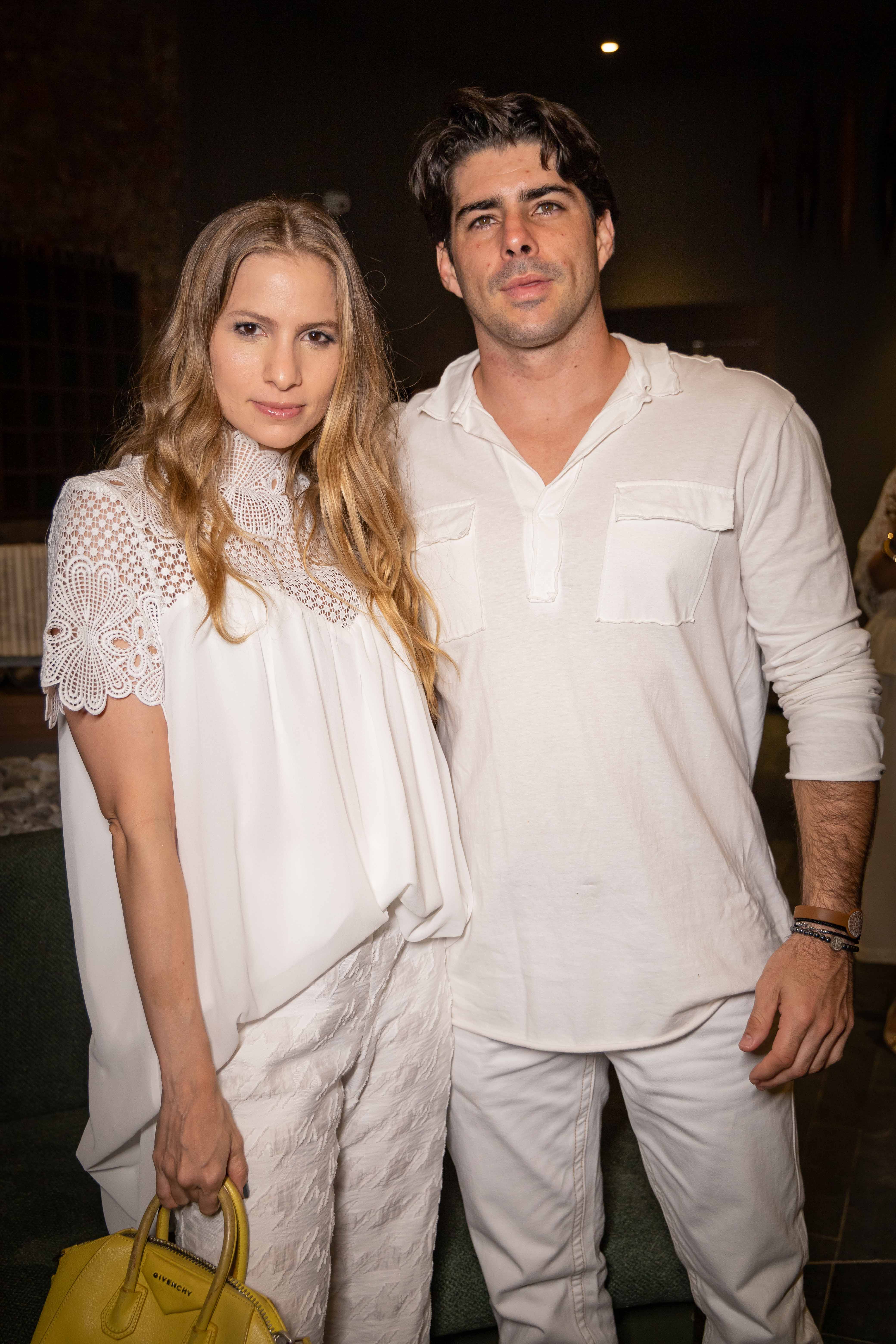 Marina Cunha e Cayque Costa